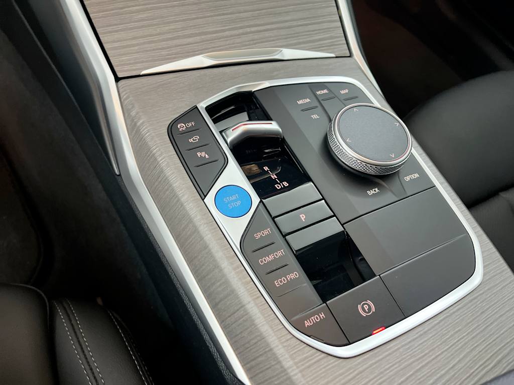 Thumbnail: 2025 BMW i4 - 12