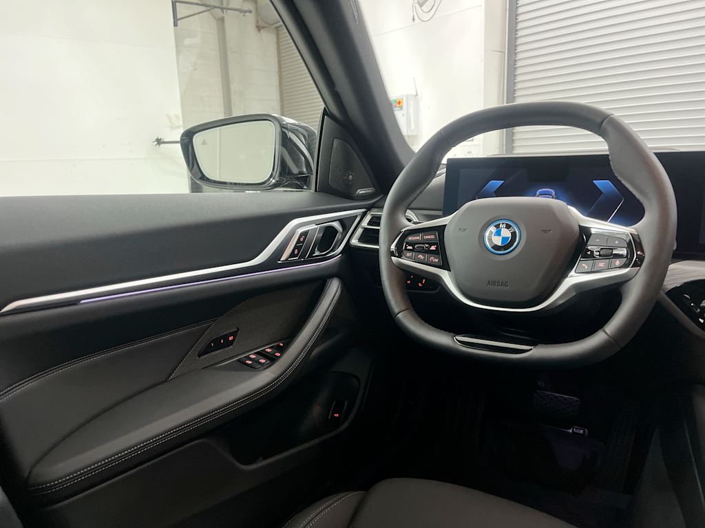 Thumbnail: 2025 BMW i4 - 8