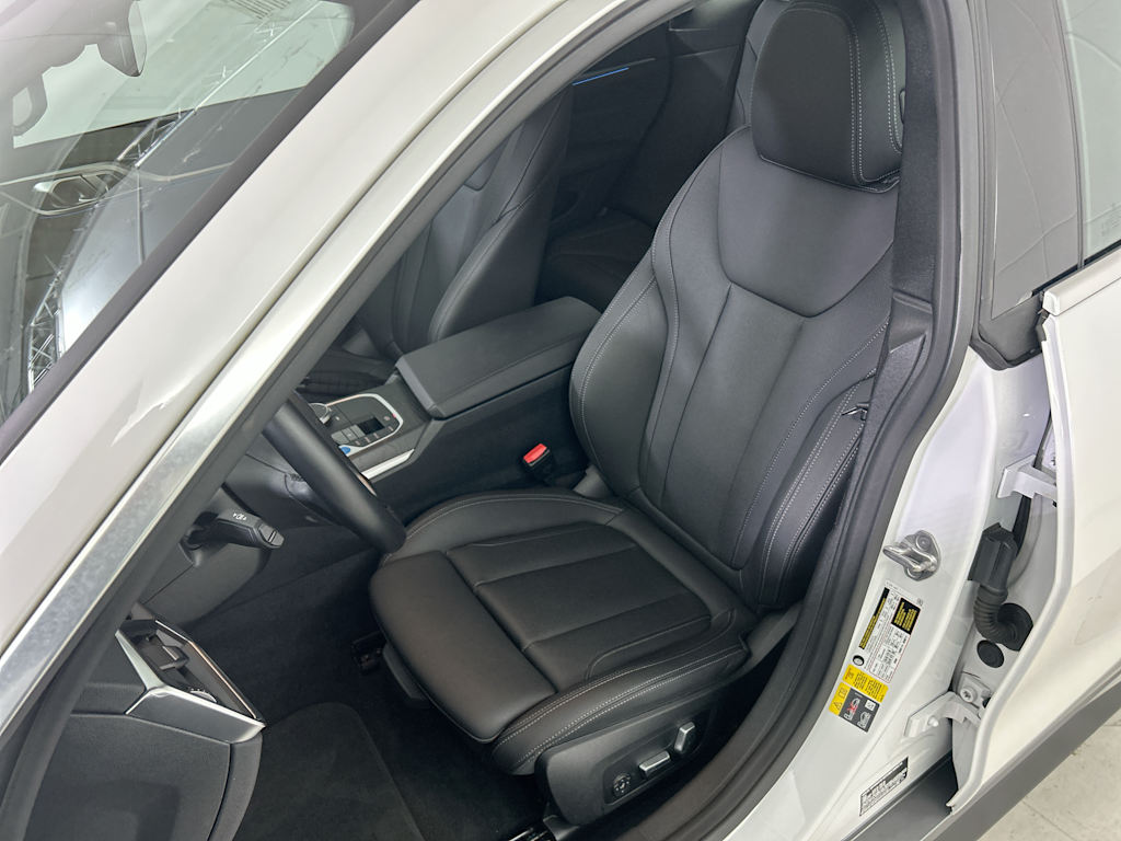 Thumbnail: 2023 BMW i4 - 9