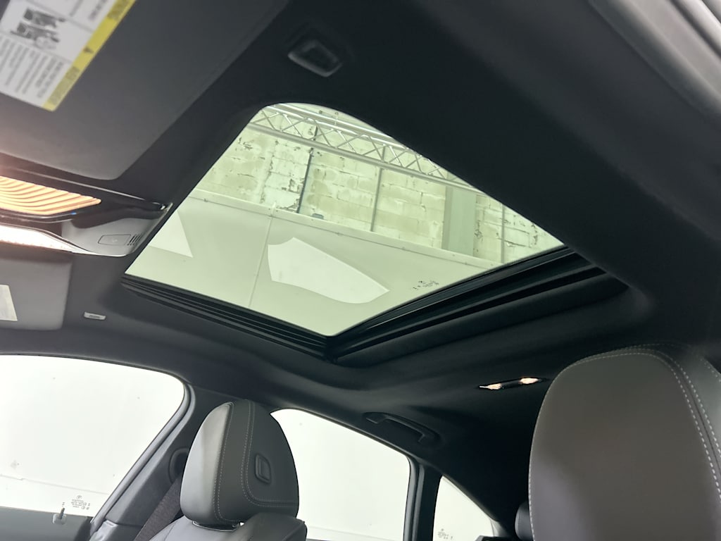 Thumbnail: 2023 BMW i4 - 22