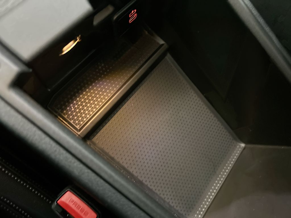 Thumbnail: 2023 BMW i4 - 25