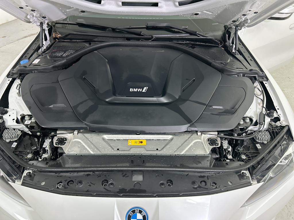 Thumbnail: 2023 BMW i4 - 8