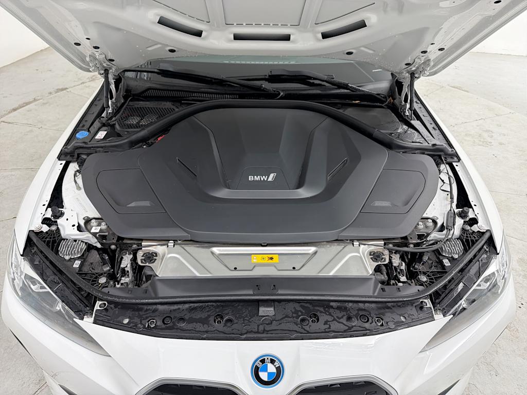 Thumbnail: 2023 BMW i4 - 9