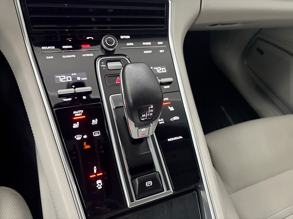 Thumbnail: 2018 Porsche Panamera - 13