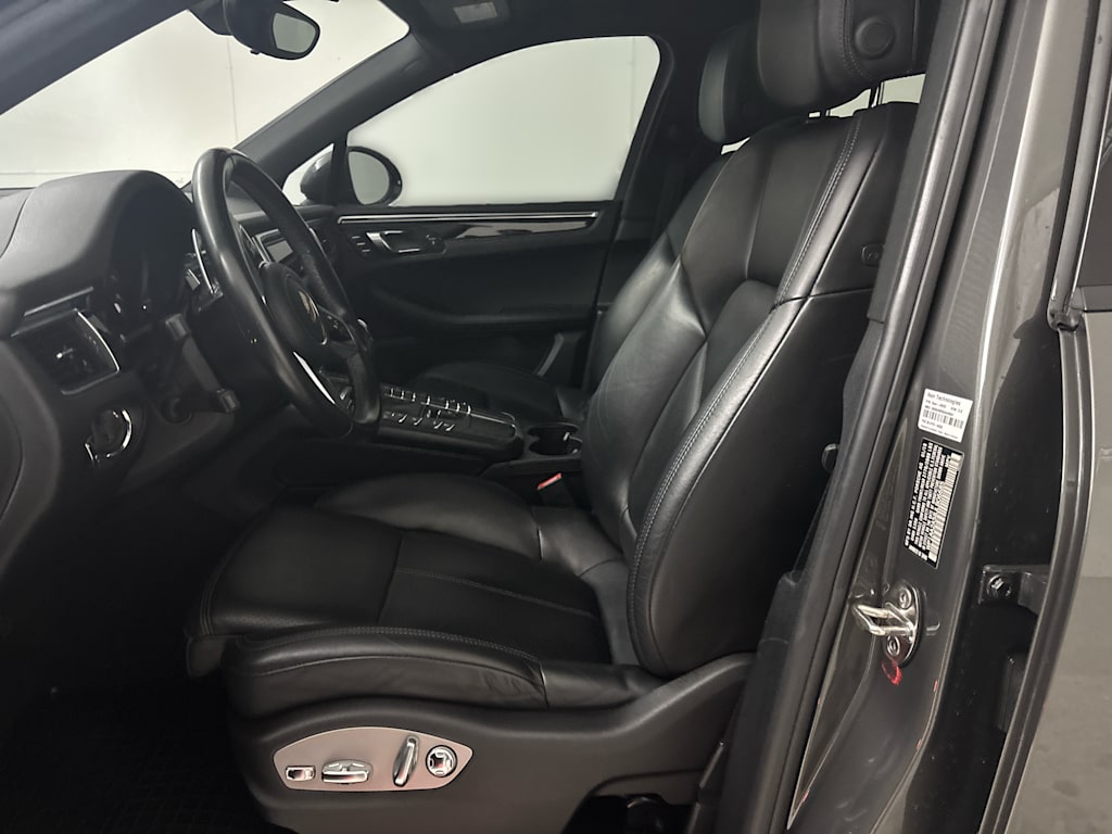 Thumbnail: 2018 Porsche Macan - 8