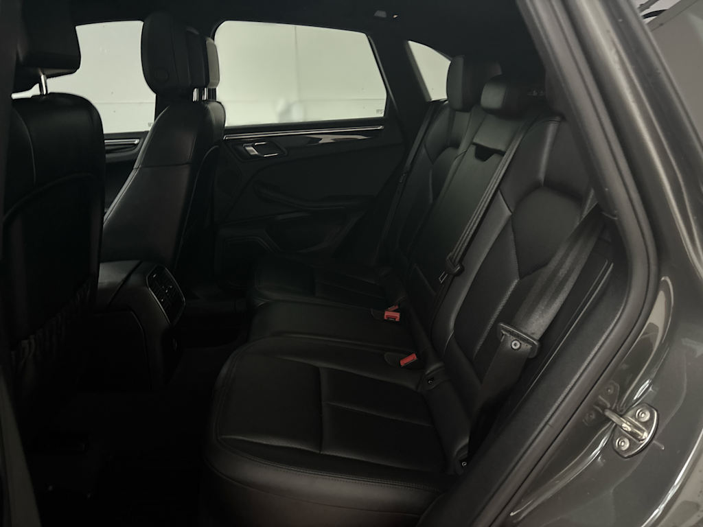 Thumbnail: 2018 Porsche Macan - 10