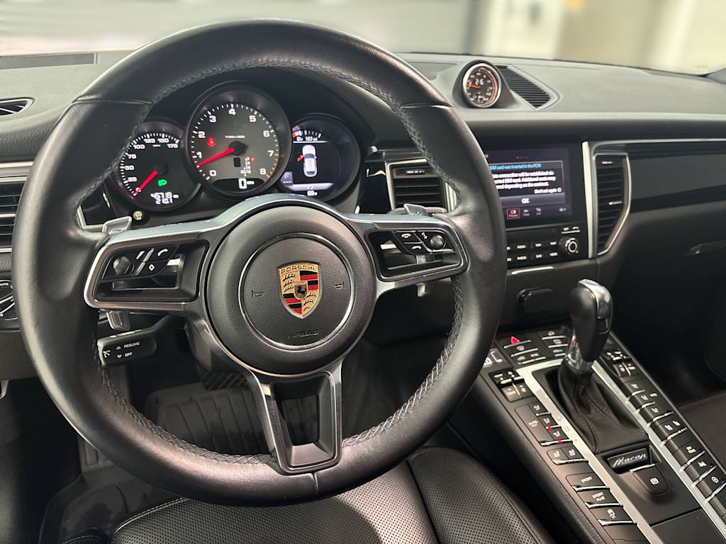 Thumbnail: 2018 Porsche Macan - 2