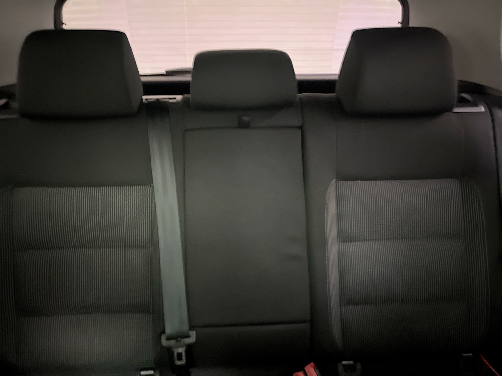 Thumbnail: 2011 Volkswagen Golf - 23