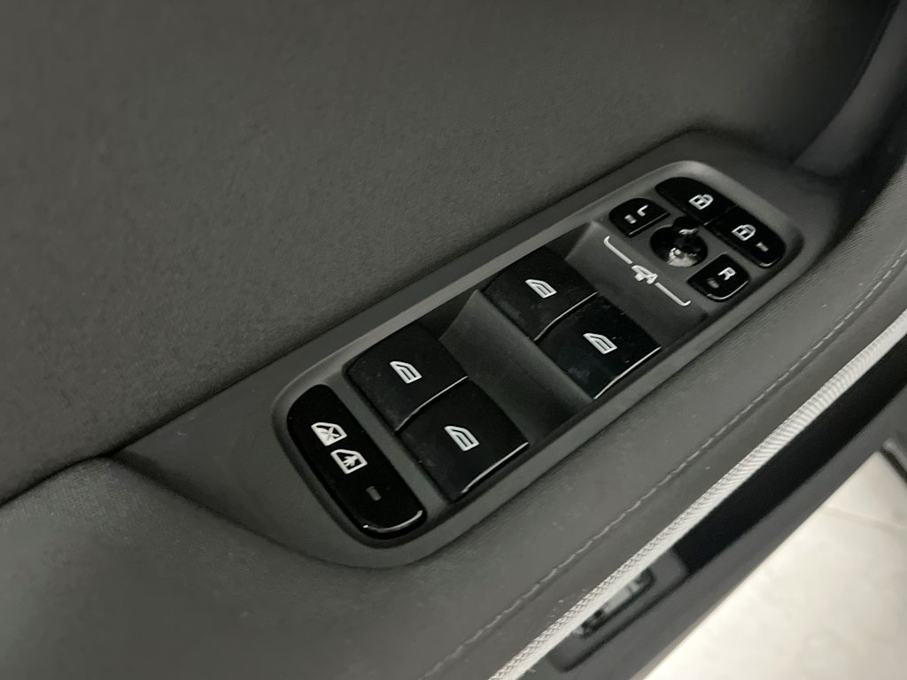Thumbnail: 2023 Polestar 2 - 26