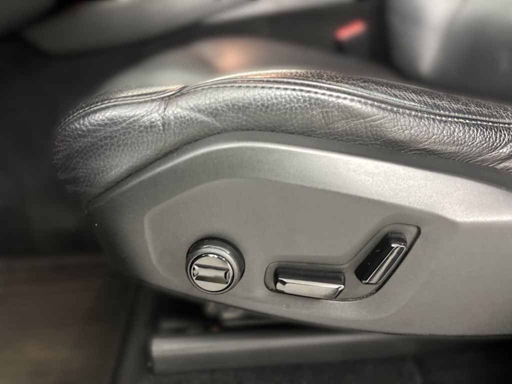Thumbnail: 2019 Volvo XC90 - 20