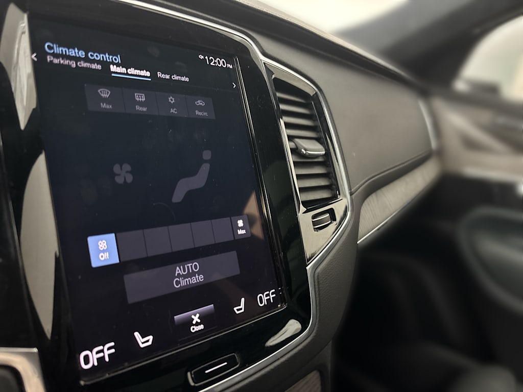Thumbnail: 2021 Volvo XC90 - 23
