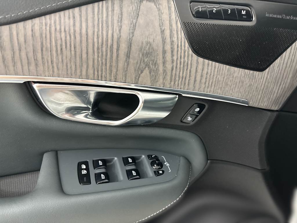 Thumbnail: 2021 Volvo XC90 - 21