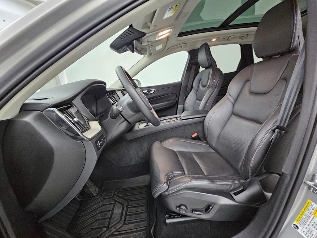 2022 Volvo XC60 T8 Inscription 10