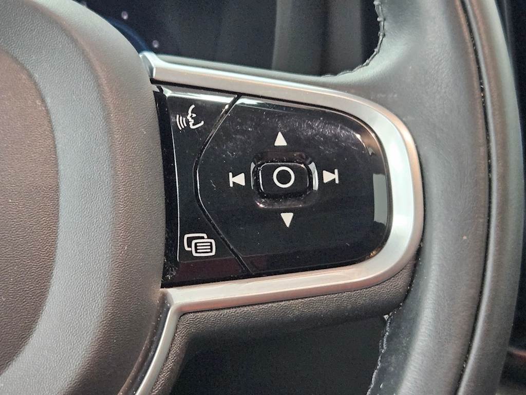 2022 Volvo XC60 T8 Inscription 30