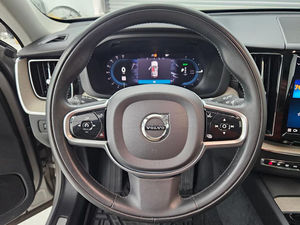 2022 Volvo XC60 T8 Inscription 13