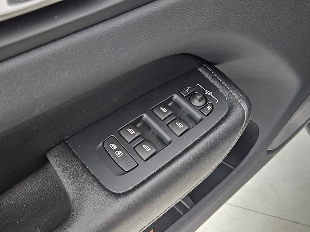 2022 Volvo XC60 T8 Inscription 24