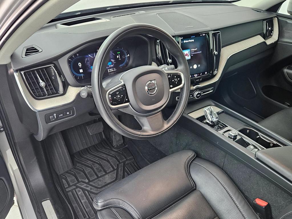 2022 Volvo XC60 T8 Inscription 2