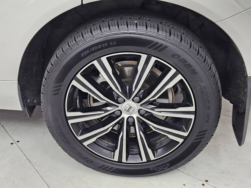 2022 Volvo XC60 T8 Inscription 8