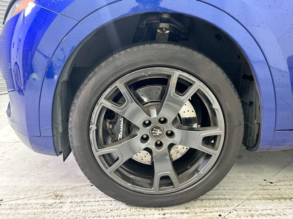 Thumbnail: 2021 Maserati Levante - 6