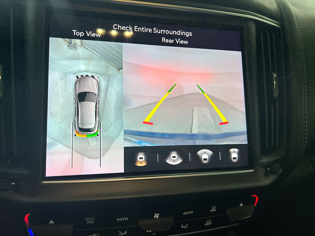 Thumbnail: 2021 Maserati Levante - 26