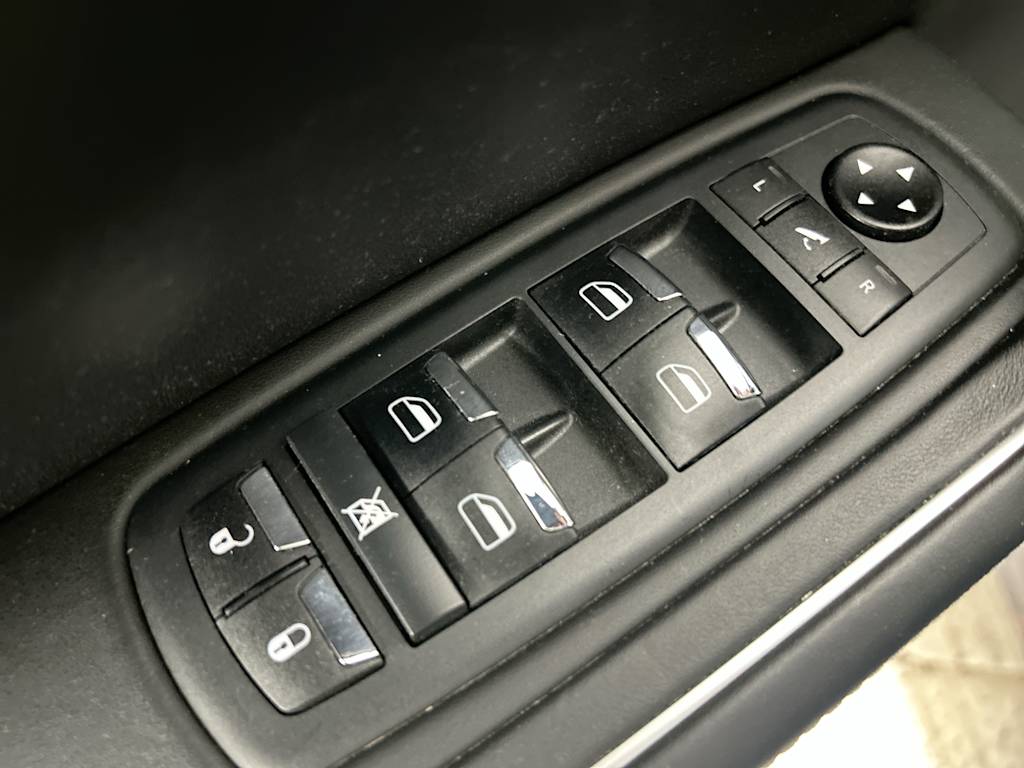 Thumbnail: 2021 Maserati Levante - 21