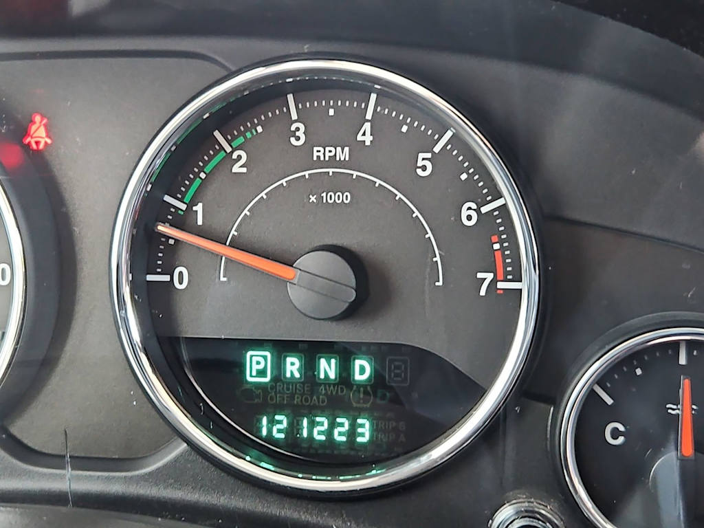 Thumbnail: 2013 Jeep Wrangler - 16