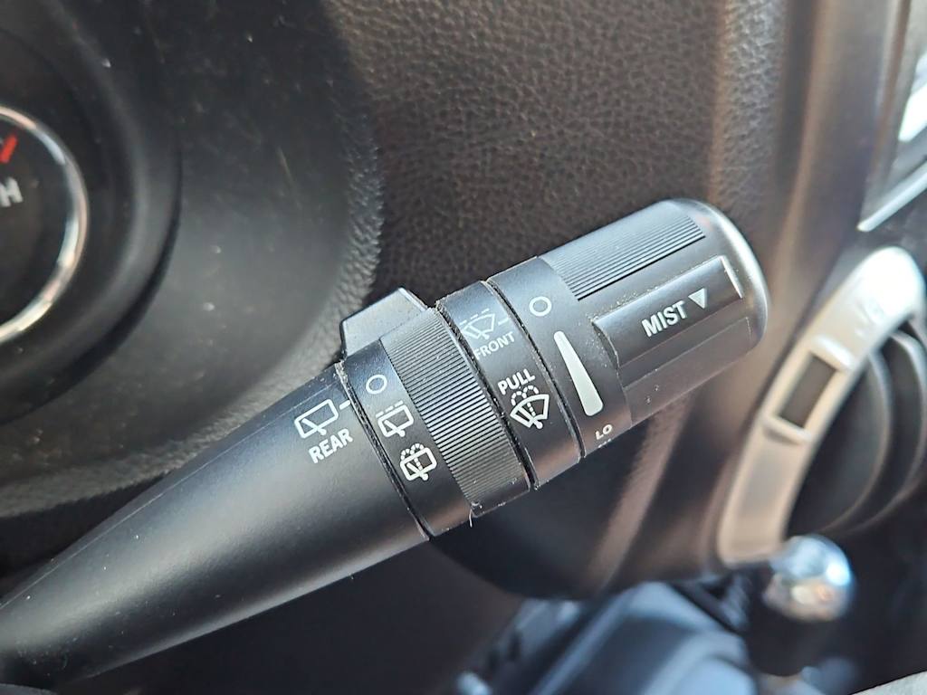 Thumbnail: 2013 Jeep Wrangler - 28