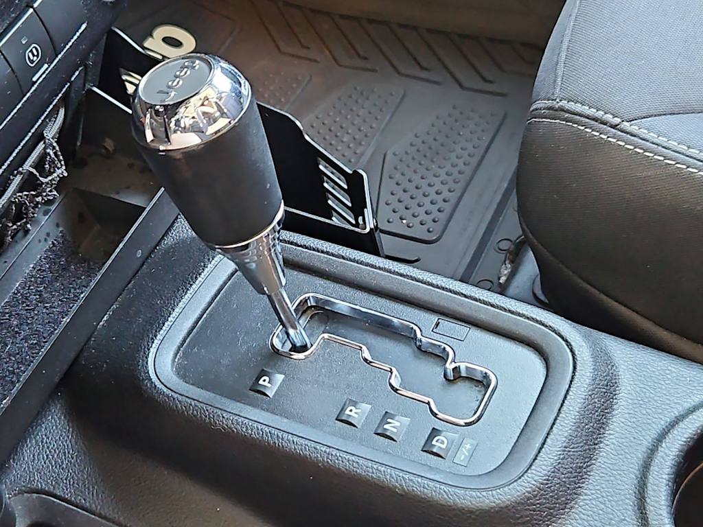 Thumbnail: 2013 Jeep Wrangler - 31