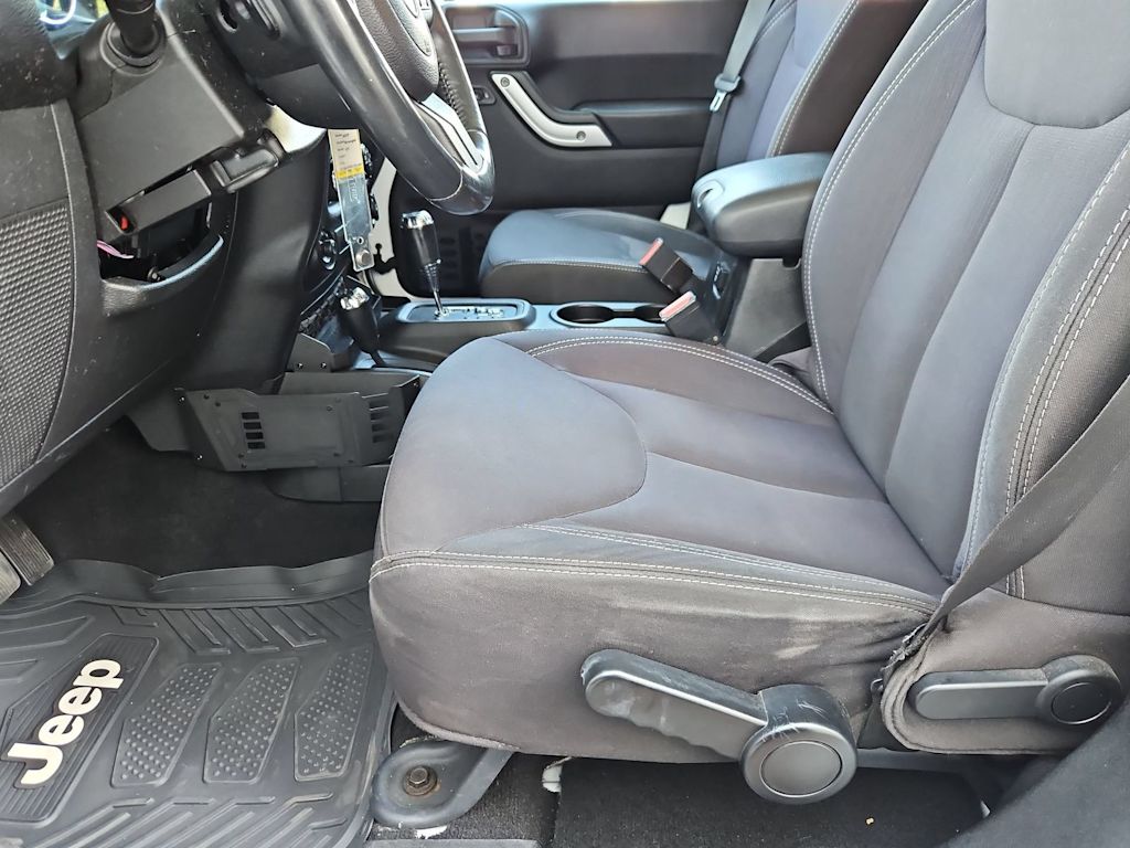 Thumbnail: 2013 Jeep Wrangler - 10