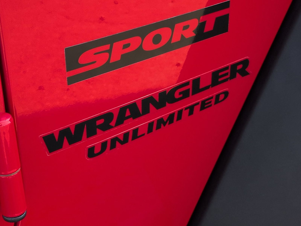 Thumbnail: 2016 Jeep Wrangler - 24