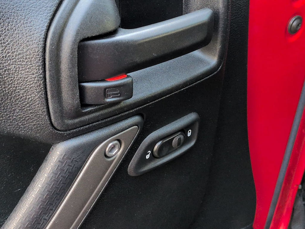 Thumbnail: 2016 Jeep Wrangler - 25