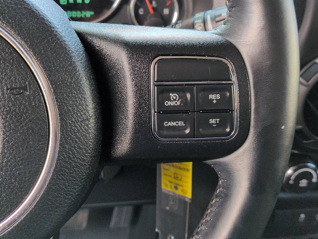 Thumbnail: 2016 Jeep Wrangler - 29