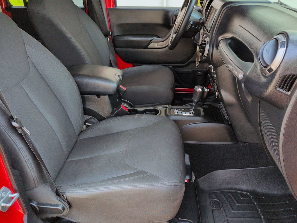 Thumbnail: 2016 Jeep Wrangler - 12