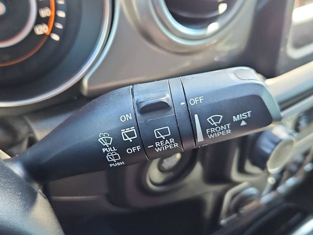 Thumbnail: 2019 Jeep Wrangler - 31