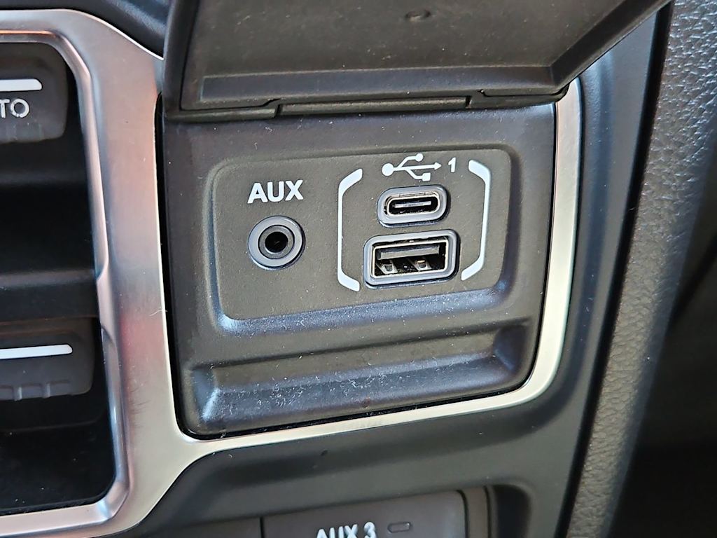 Thumbnail: 2019 Jeep Wrangler - 35