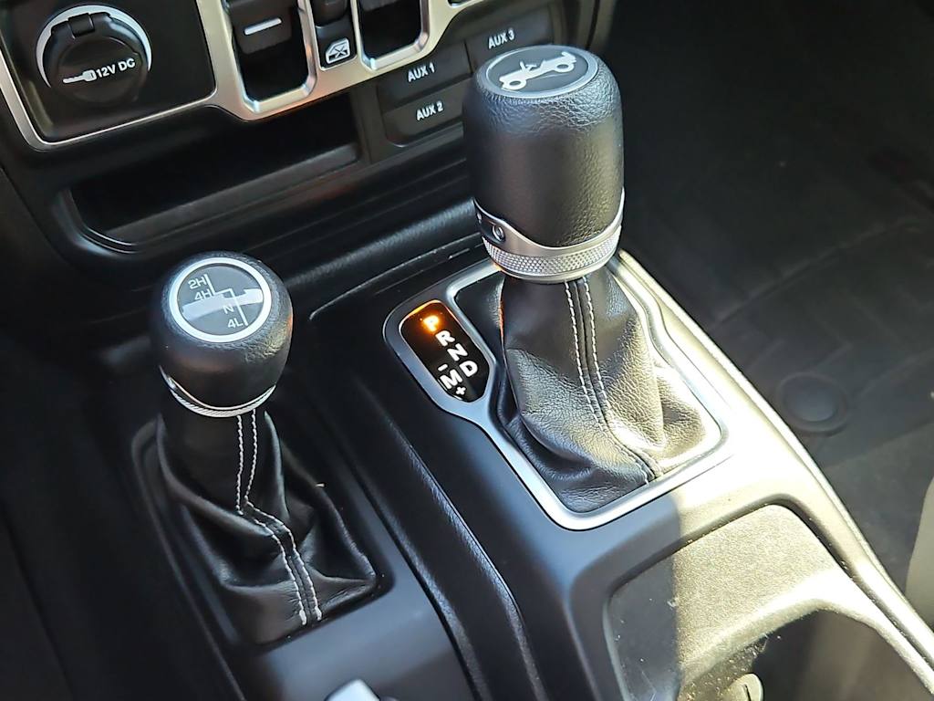 Thumbnail: 2019 Jeep Wrangler - 16