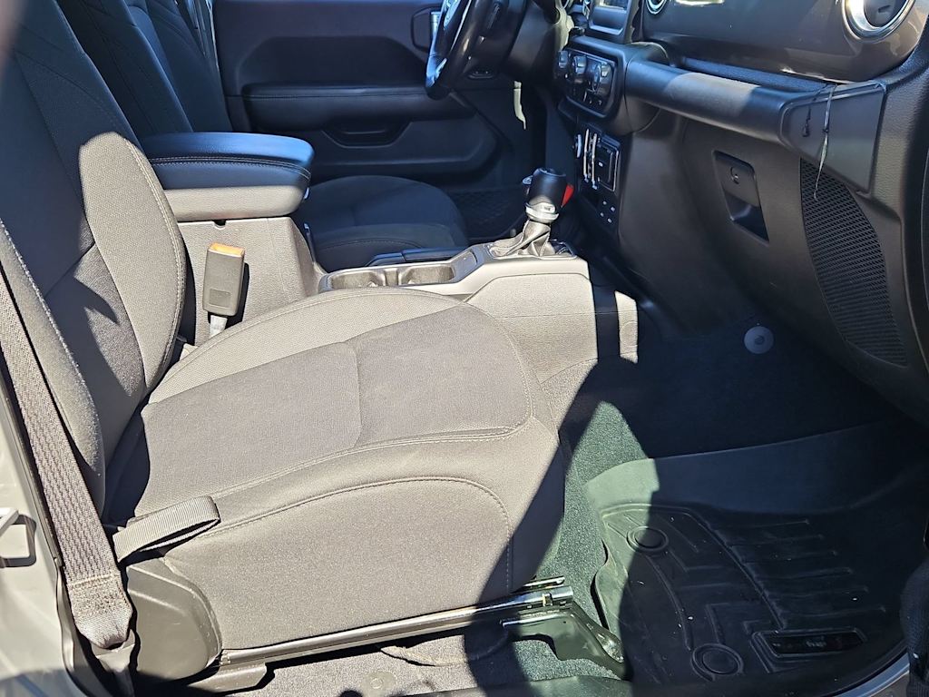 Thumbnail: 2019 Jeep Wrangler - 28
