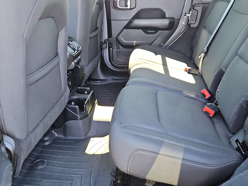 Thumbnail: 2019 Jeep Wrangler - 13