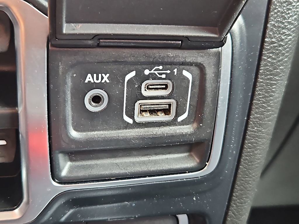 Thumbnail: 2019 Jeep Wrangler - 32