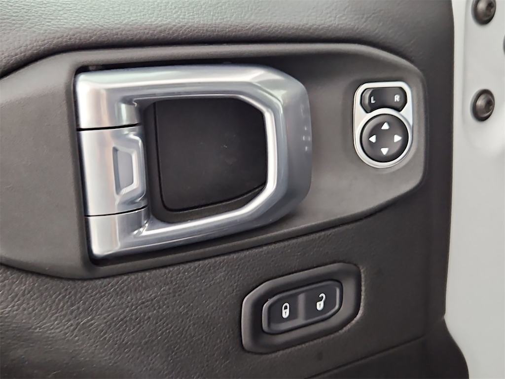 Thumbnail: 2021 Jeep Wrangler - 25