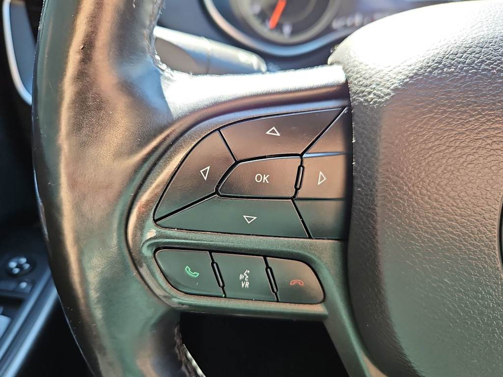 Thumbnail: 2020 Jeep Cherokee - 28