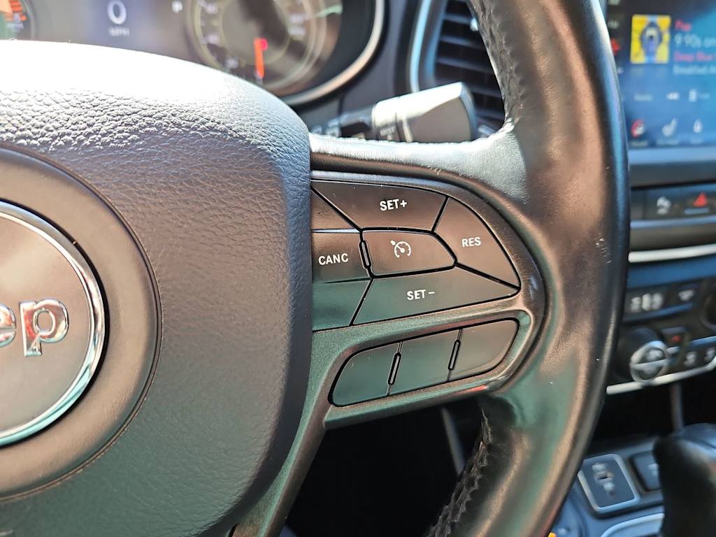 Thumbnail: 2020 Jeep Cherokee - 29