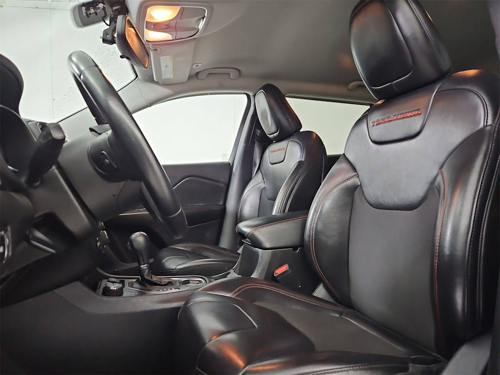 Thumbnail: 2019 Jeep Cherokee - 10