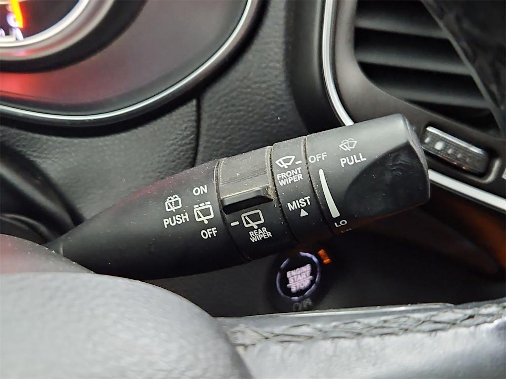 Thumbnail: 2019 Jeep Cherokee - 30