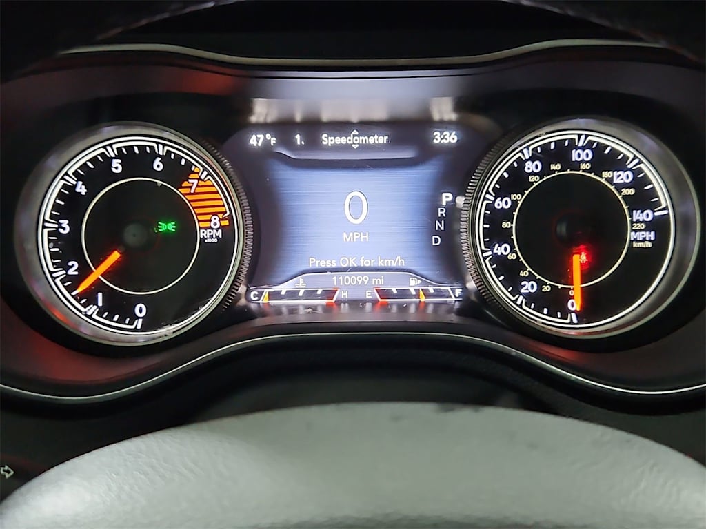 Thumbnail: 2019 Jeep Cherokee - 16