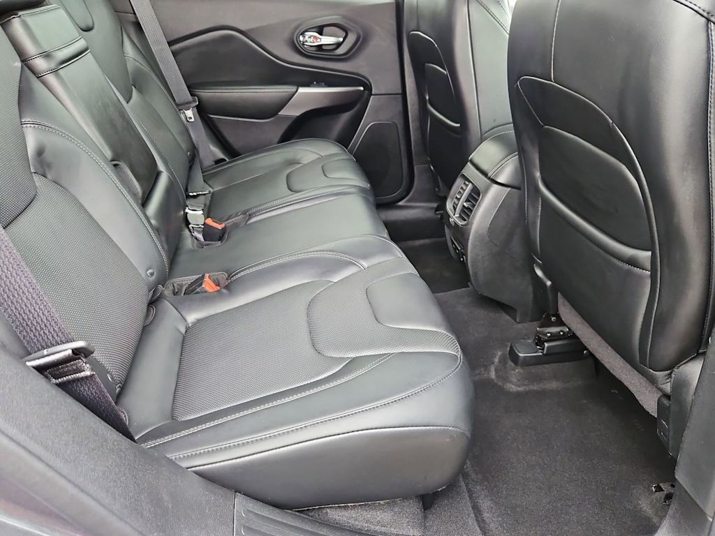 Thumbnail: 2019 Jeep Cherokee - 29
