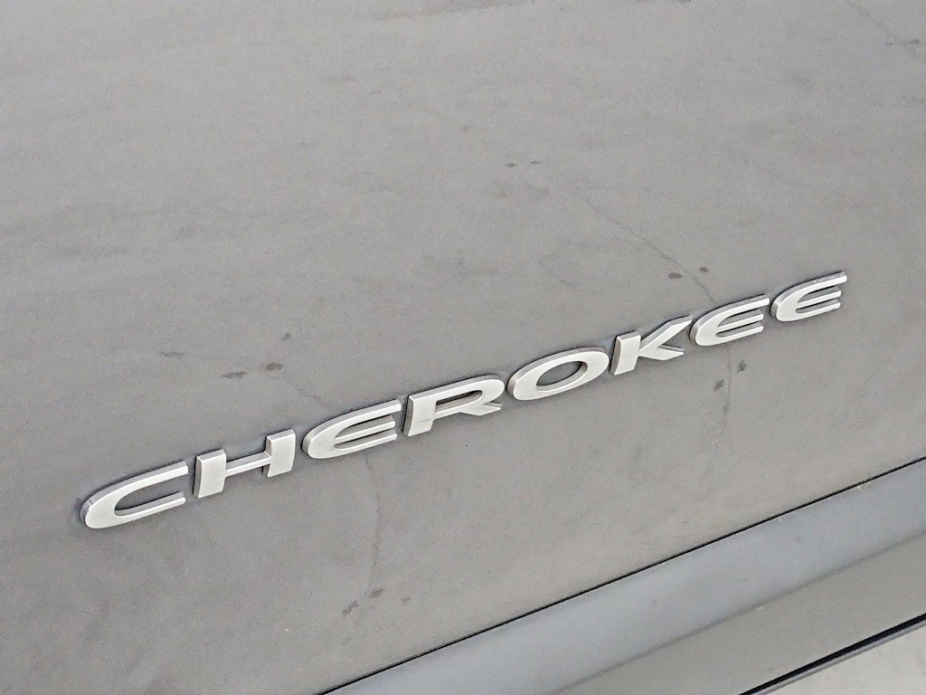 Thumbnail: 2019 Jeep Cherokee - 25