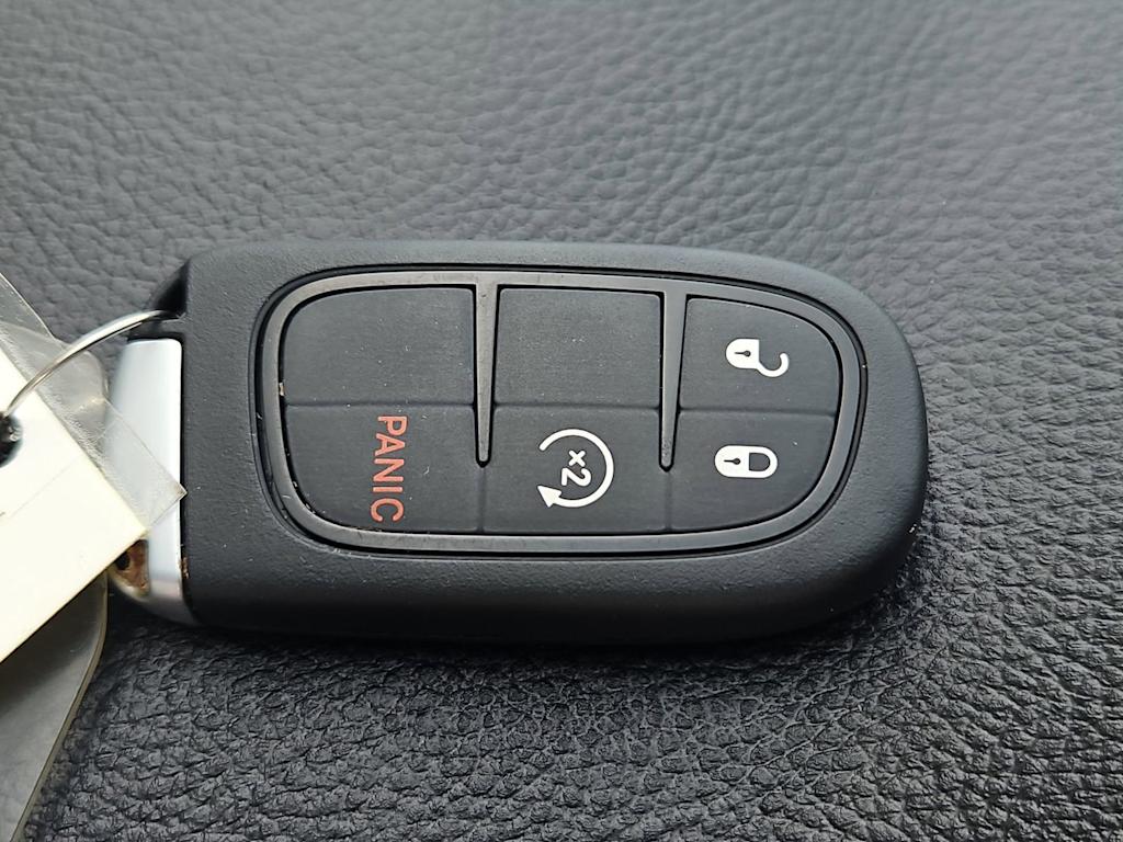 Thumbnail: 2019 Jeep Cherokee - 19