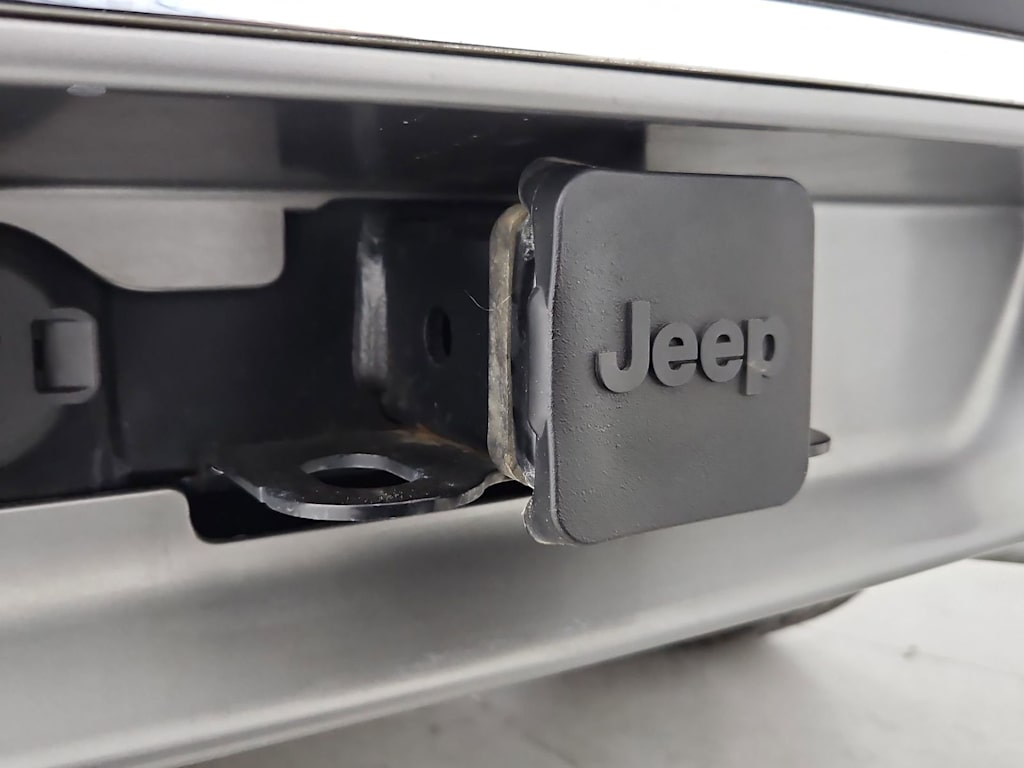 Thumbnail: 2019 Jeep Cherokee - 37