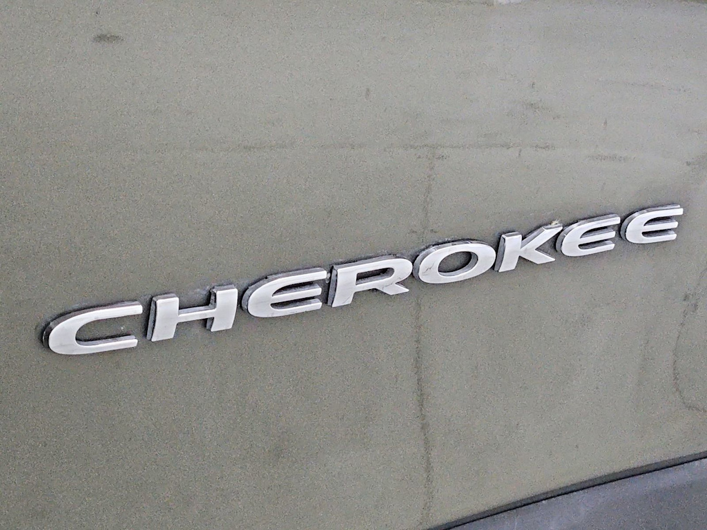 Thumbnail: 2019 Jeep Cherokee - 25